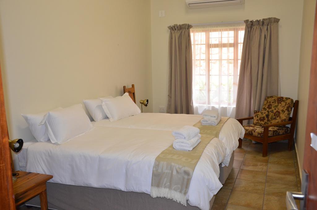 Stoep At Steenbok Self Catering Apartment Komatipoort Bagian luar foto